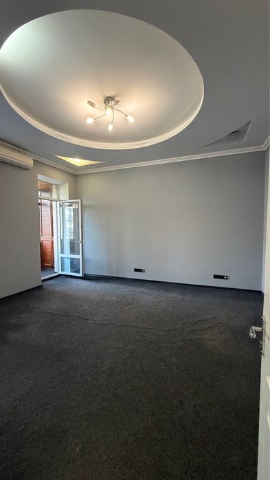 Офіси 21м2 і 32м2 в самому центрі, вул Саксаганского, 5 хвилин від трьох Метро. Під бʼюті і офісну діяльність