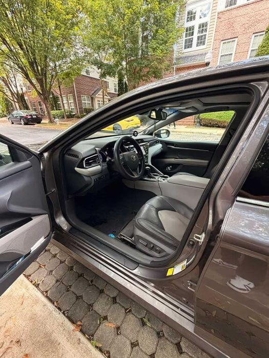 Toyota Camry XLE      2020