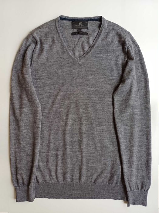 Cienki męski sweter v-neck z wełny merino rozm. S szary