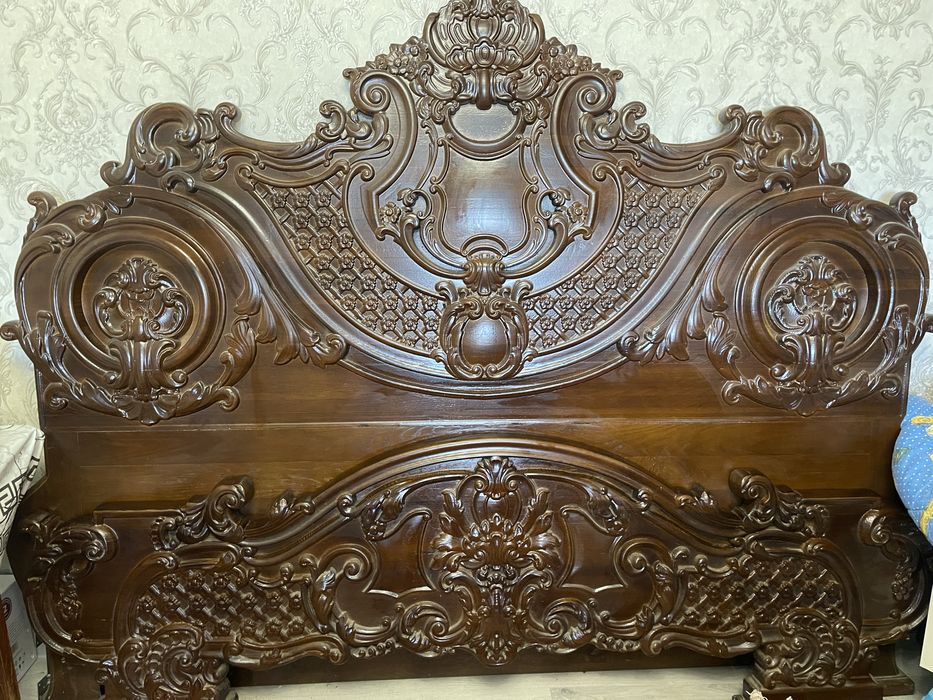 Продам ліжко з масиву дуба