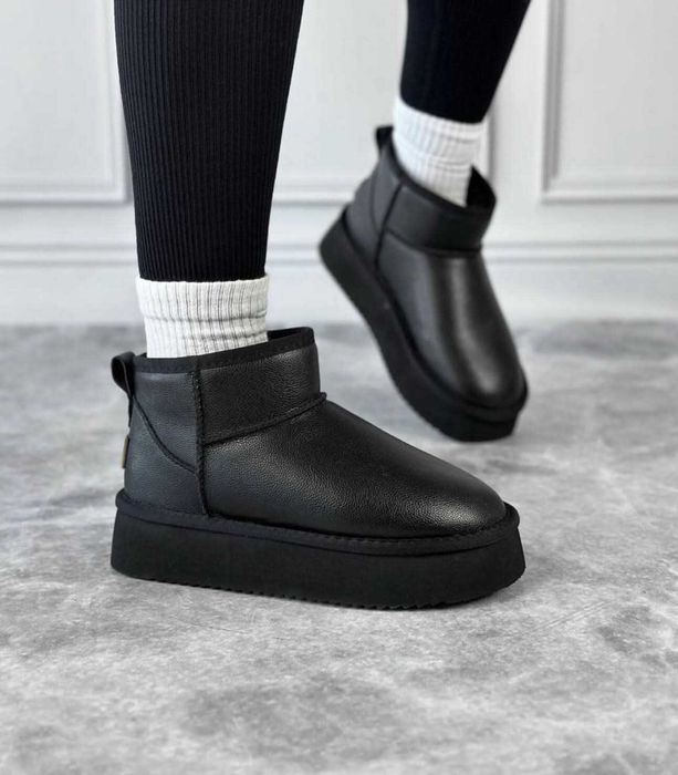 Розпродаж шкіряних уггі