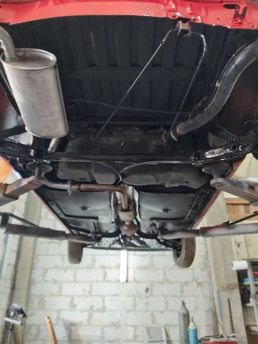 Konserwacja podwozi samochodowych(Auto Naprawa hamulce olej i inne