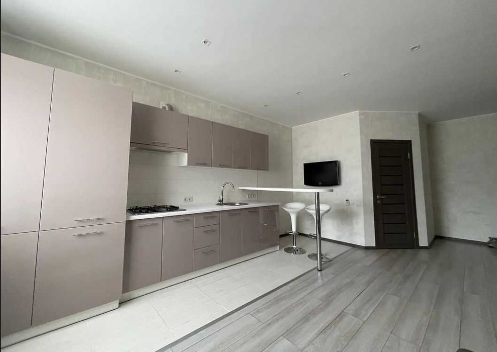 1 кім з АВТОНОМКОЮ в новобудові район ТОПОЛЯ (718222)