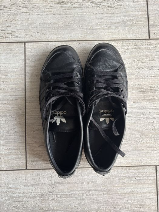 Чоловічі кросівки Adidas, 41,5 розмір, натуральна шкіра
