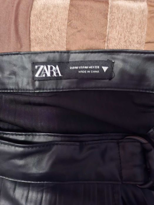 Maxi saia pregas em polipele Zara