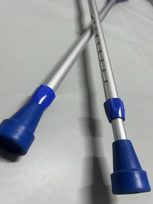Muletas /Canadianas Alemãs Kowsky 140 kg – Como Novas