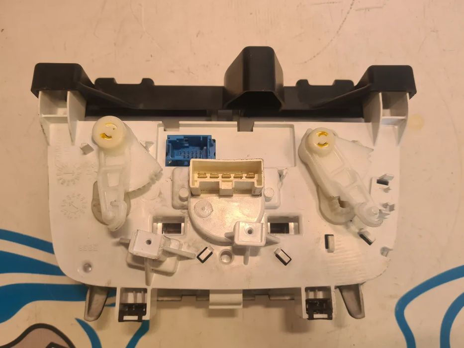 CAIXA MODULO SOFAGEM COMANDO CLIMATRONIC AC CHAUFFAGE DENSO 5M4000070
