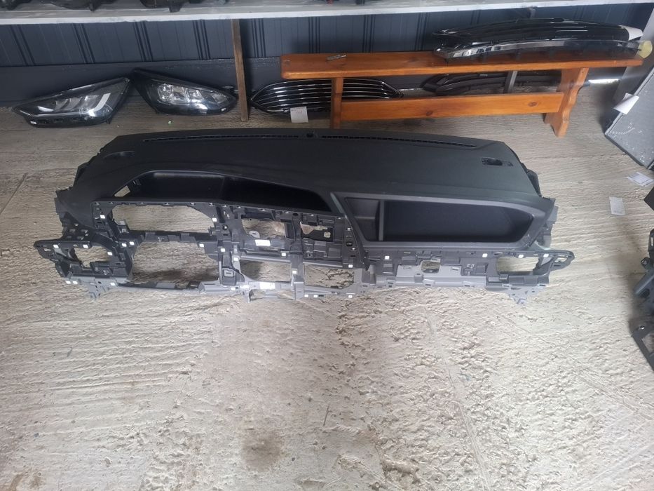 Оригінальна верхня накладка торпедо Ford Transit / Custom — TZ31-V04310-A / C