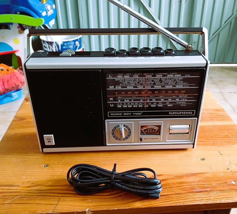 Rádio Grundig Music Boy 1100