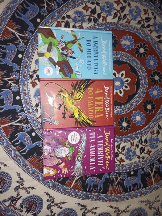Três livros clássicos do autor David Williams, ótimo estado,como novo!