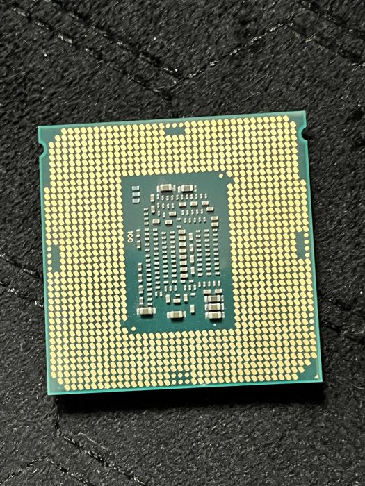 Sprzedam procesor i3 8100