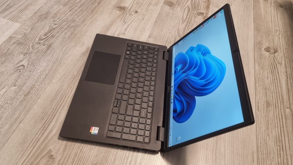 Dell 3520 I5-1135G7 DDR4-16 SSDM2-512 Відеокарта IRIS XE