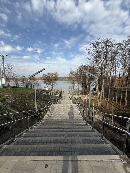 Продам квартиру Песочин