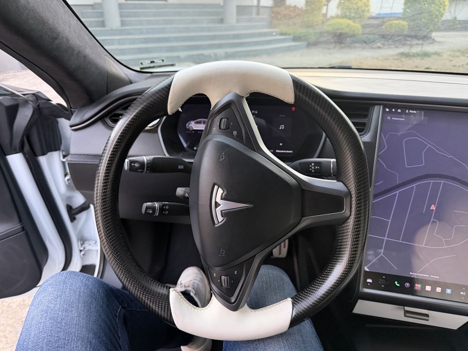 Tesla model s perfomance ludicrous mode
