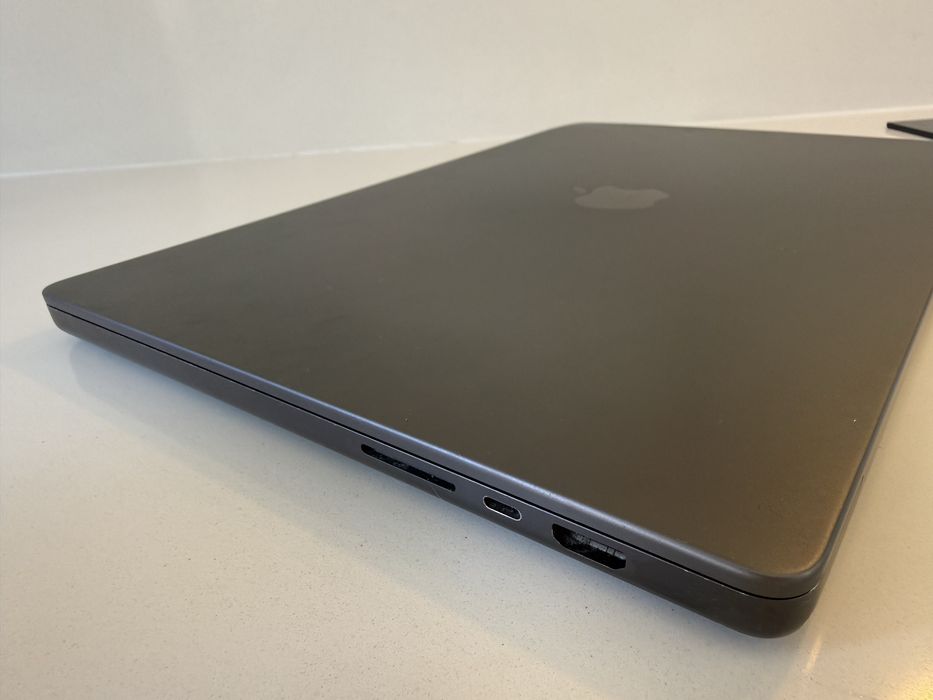 MacBook Pro M4 — 16