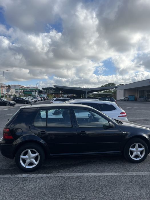 Carro em perfeito estado