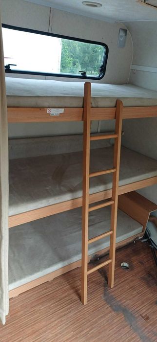 Łóżko piętrowe potrójne przyczepa kempingowa kamper