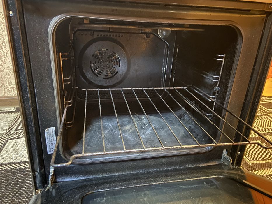 Вмонтована духовка Electrolux