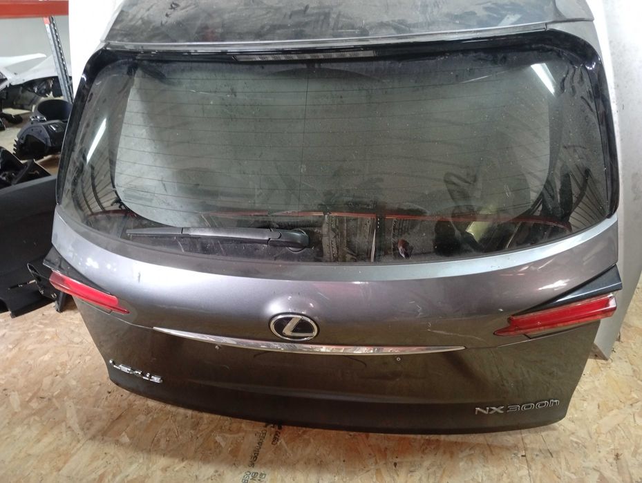 tampa da mala lexus nx300h