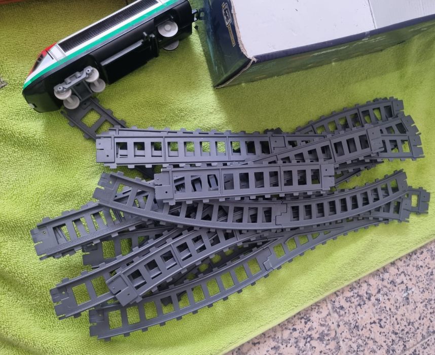 Pista de Comboios para completar com outra ou juntar incompleta