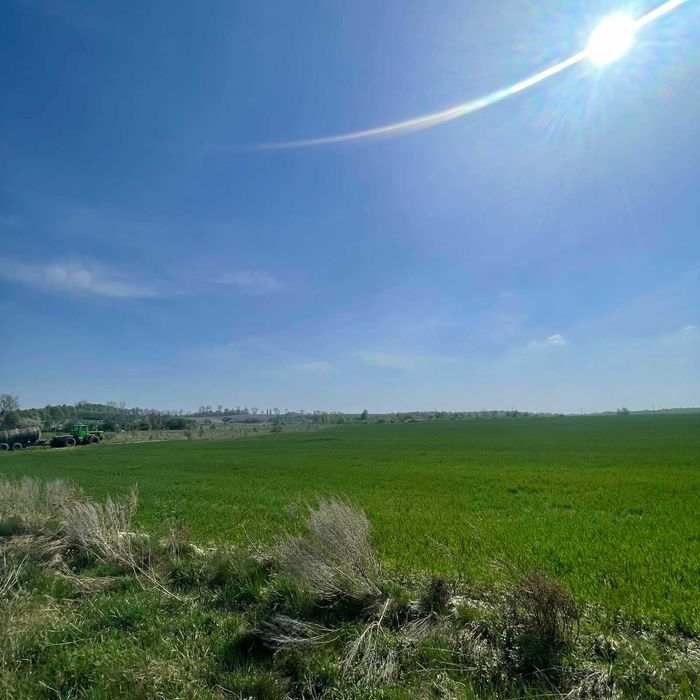 Продаж земельної ділянки поруч с. Красів