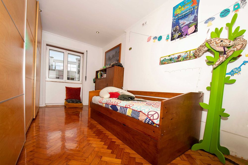 Amplo apartamento T3 em zona nobre de Coimbra