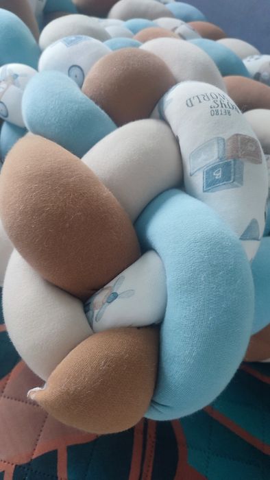 Warkocz/ochraniacz do łóżeczka firmy Stiulove