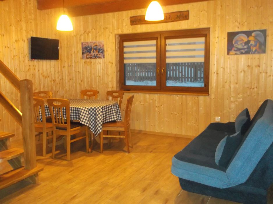 Smerfna Chatka domek z kominkiem na Kaszubach ferie majówka wakacje