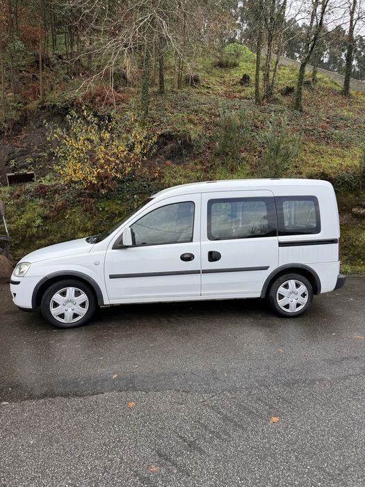 Opel combo 1.3cdti 5 lugares