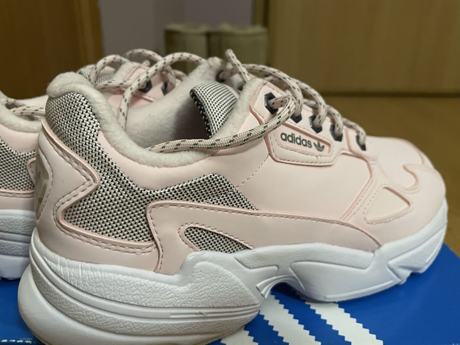 Ténis Adidas  Novos