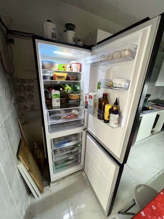 Frigorífico Combinado "Princess" – Preto Mate (No Frost) – Como Novo!