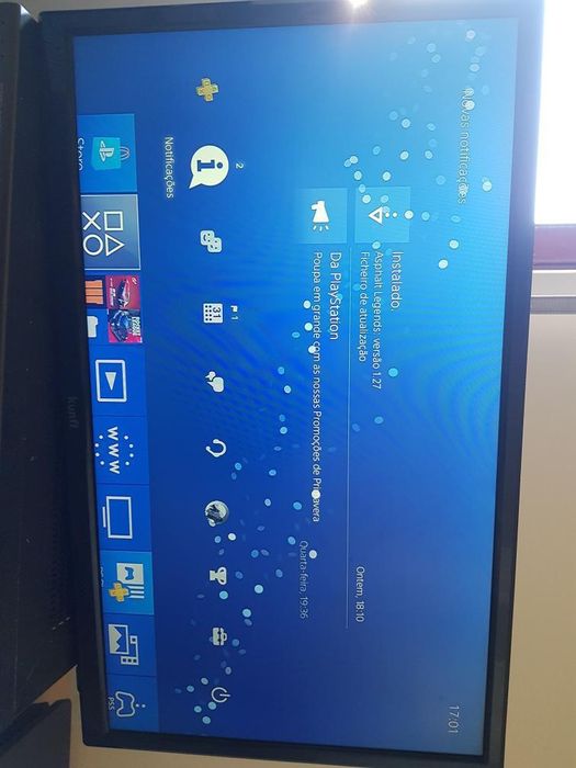 Vendo PlayStation 4 Slim 1TB com 2comandos 4jogos mais TV 22polegadas