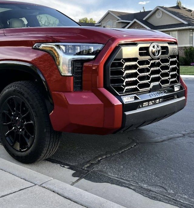Продам решітку для Toyota Tundra TRD 2022-2025