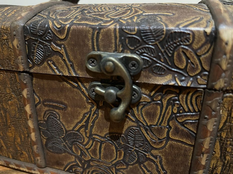 Pequeno Bau de madeira