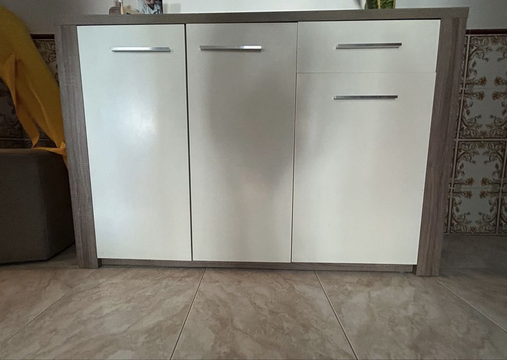 Conjunto de moveis em bom estado
