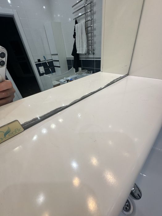 Мийка керамічна з тумбою та дзеркалом