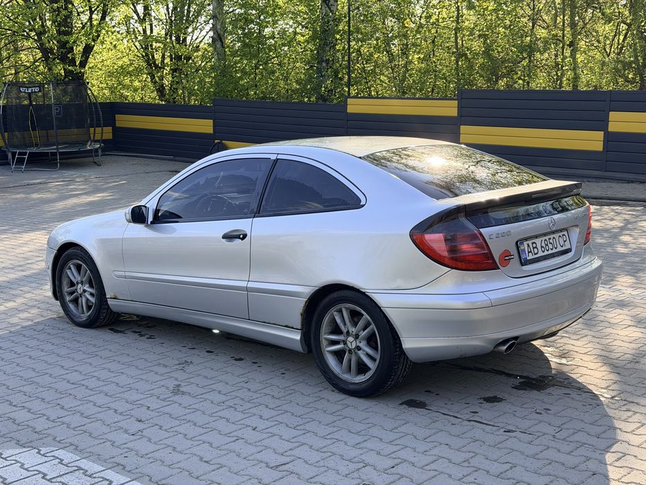 Mercedes-Benz C200