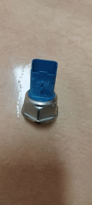 Датчик регулятора тиску палива (РДТ) на Renault Duster