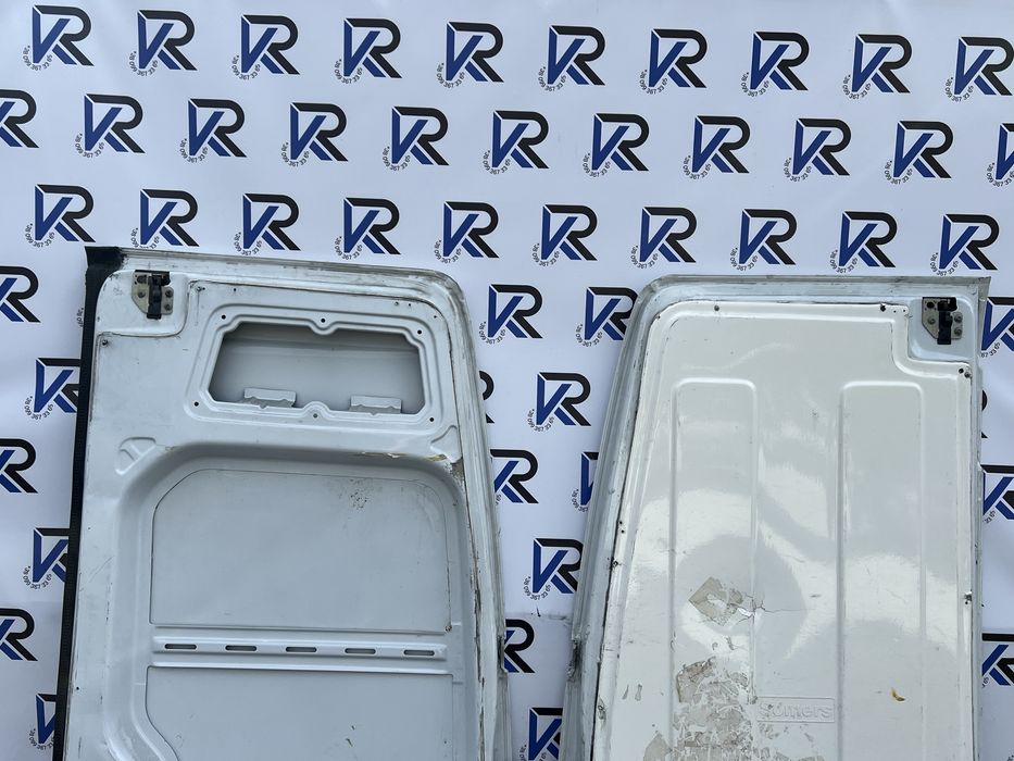 Задні двері Sprinter 906