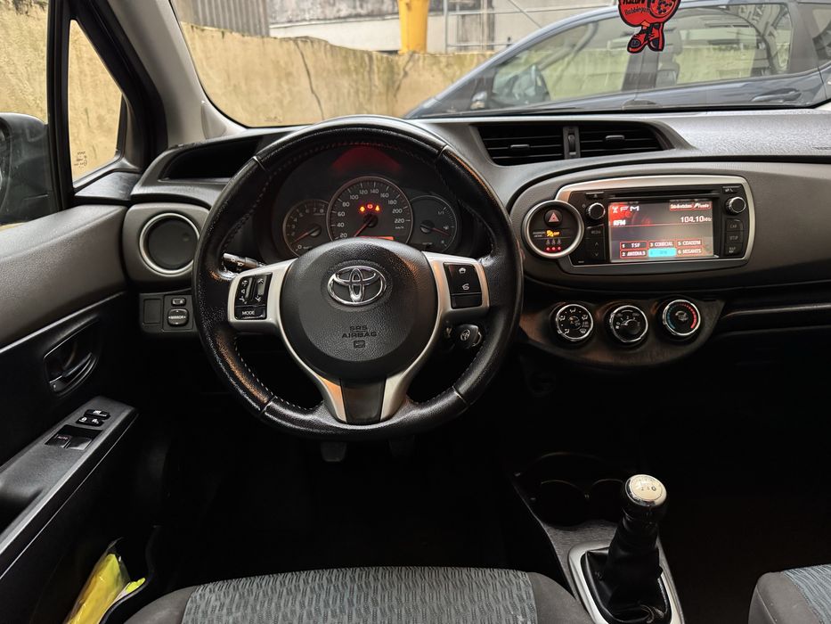 Toyota Yaris 1.0 VVT-i - Sport - Gasolina - Nacional