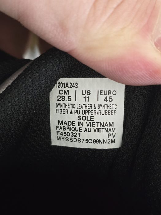 Кросівки Asics Gel-Kyrios