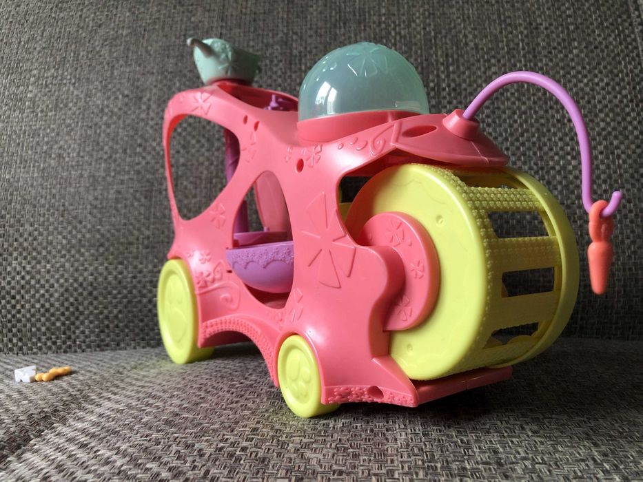 Samochód Littlest Pet Shop + akcesoria i figurka