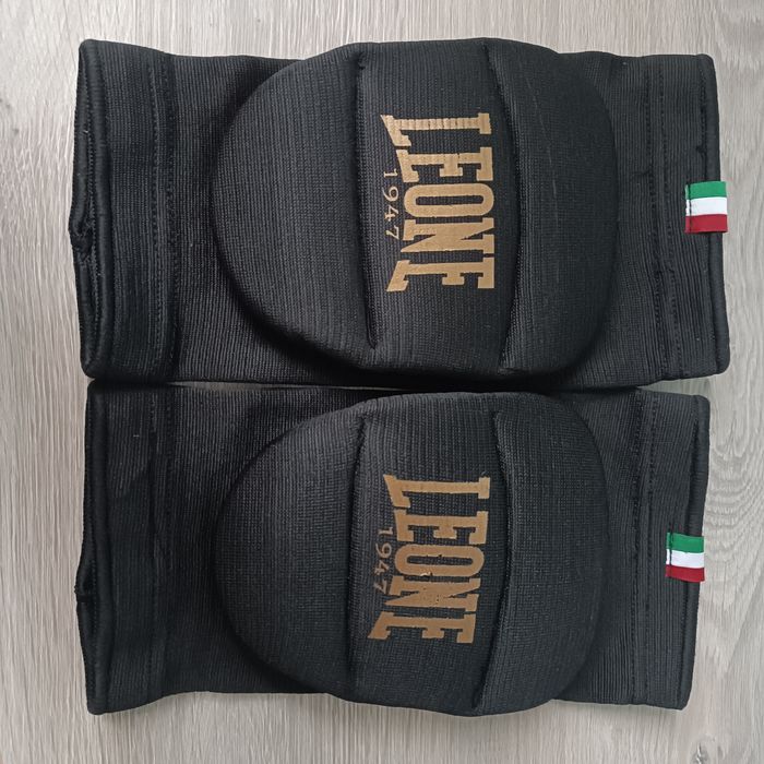 Спортивні наколінники