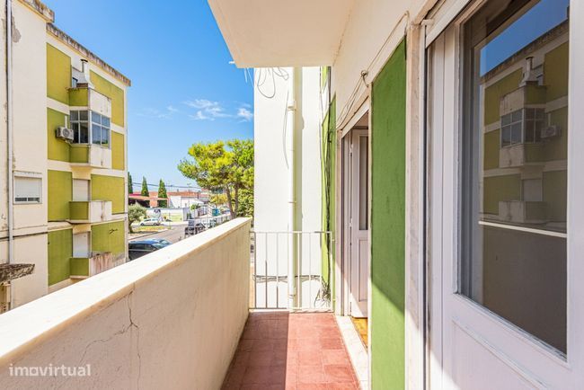 Apresento apartamento T3 com 2 varandas, localizado em Azambuja