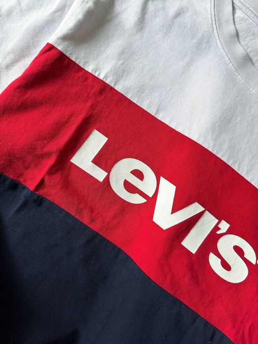 Футболка Levi’s   Розмір S, можна на М