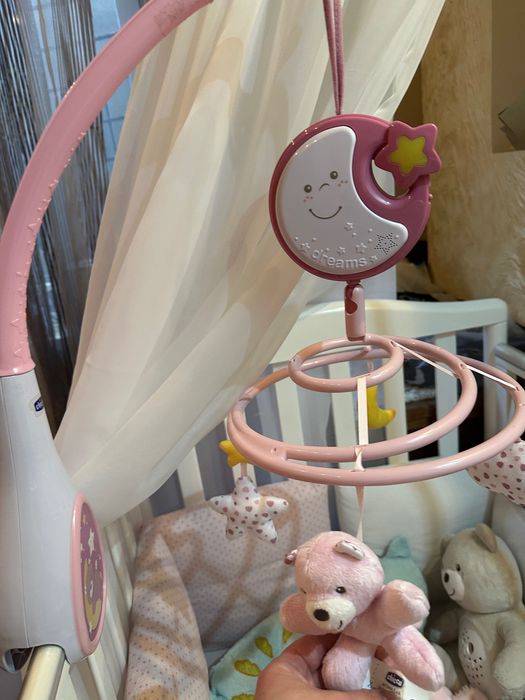 Продам мобиль chicco состояние идеальное
