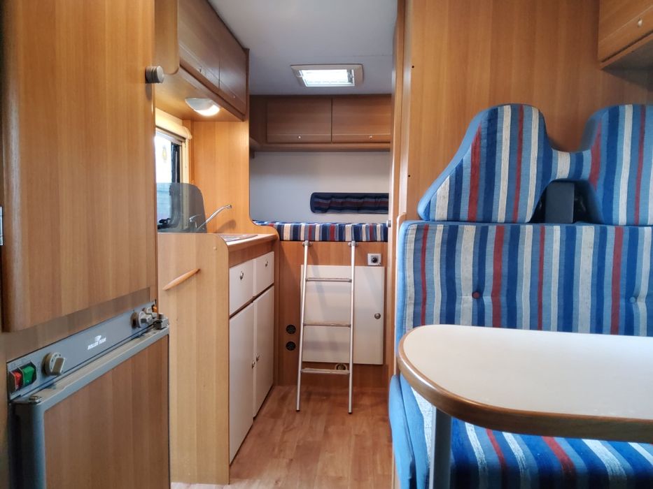 Autocaravana cama transversal