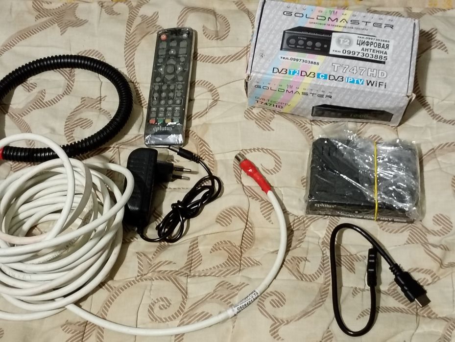Комплект Т2 антенна+ Т2 тюнер настроенный  
антенна 1шт кабель 5метров