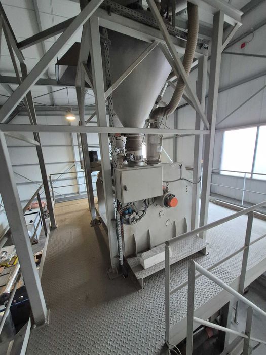 Kompletna linia technologiczna do suchych zapraw klejowych itp.