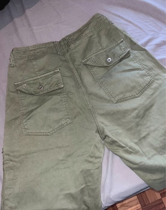 Calça Cargo verde da Bershka